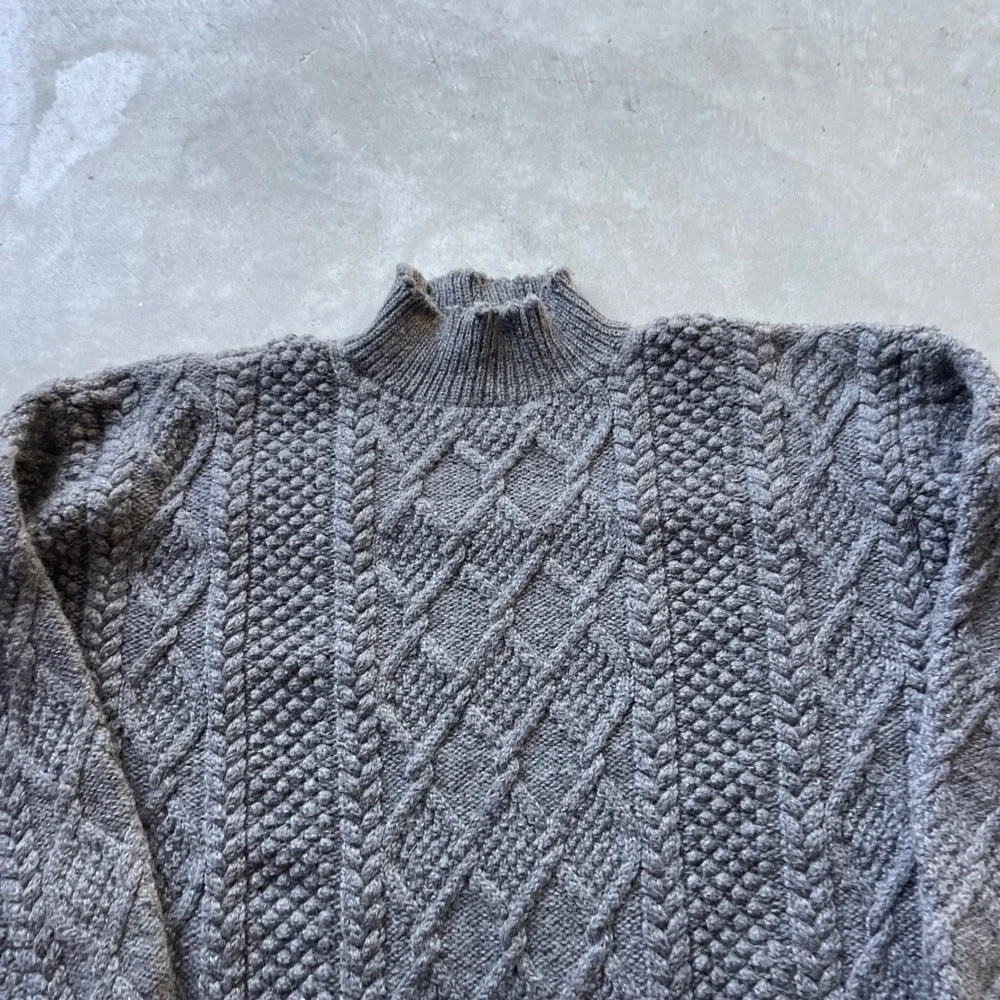J. Crew Mens XL Grey Wool Cable Knit Fisherman Sweater Collar Distressed